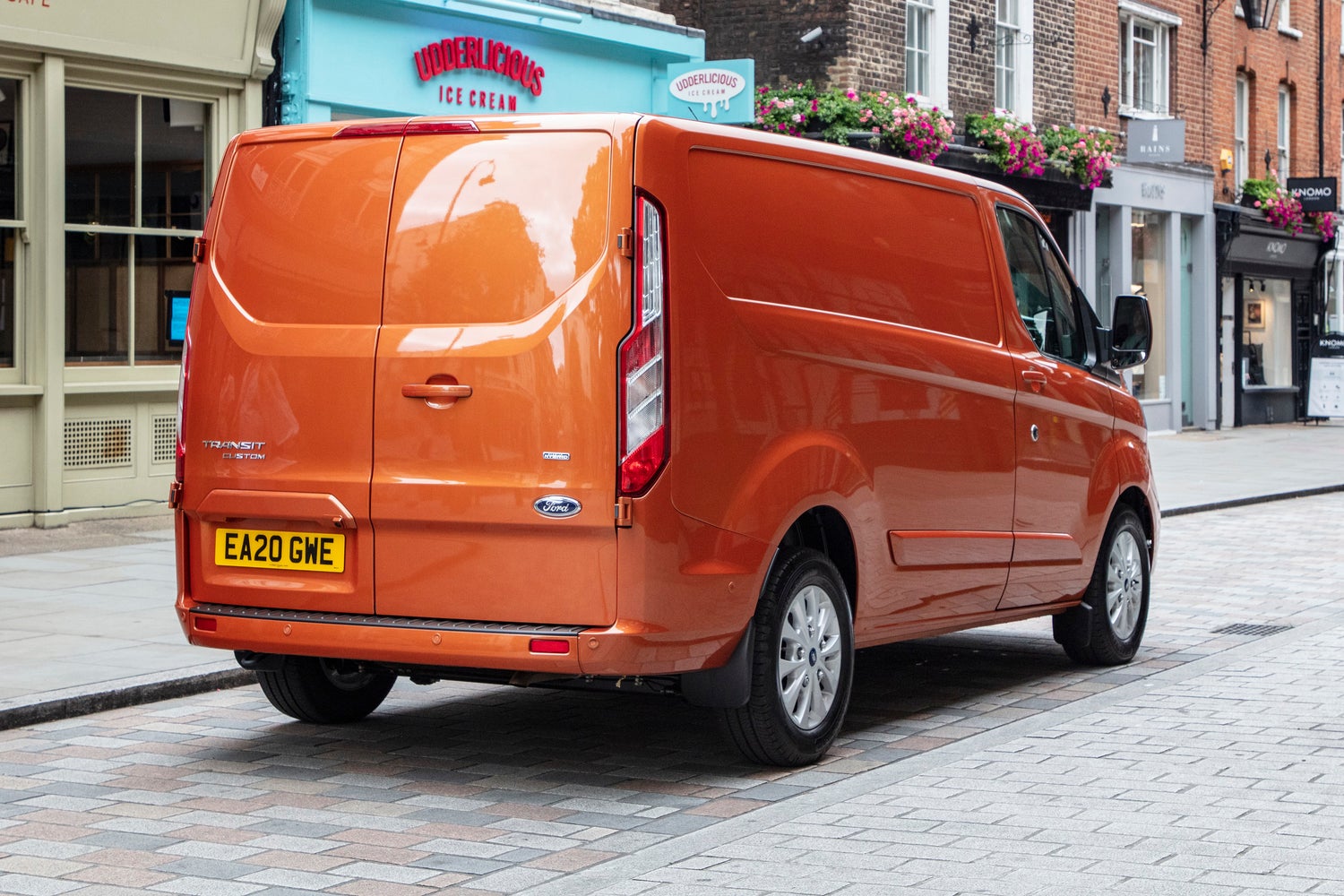 ford-transit-custom-review-2022-heycar